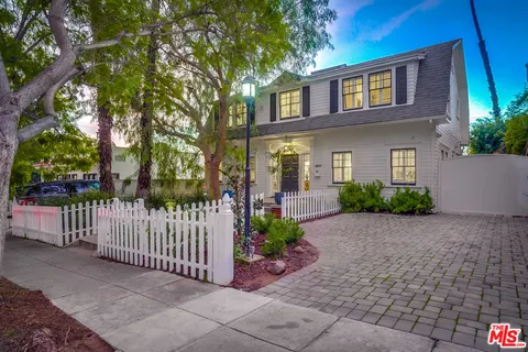 $17,900 | 1607 North Vista Street, Los Angeles, CA 90046