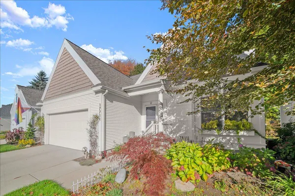 $655,900 | 17711 Cobblefield Lane, Spring Lake, MI 49456