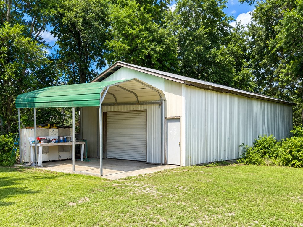 10740 County Road 22 Sumatra, FL 32321 - Photo 15 of 18