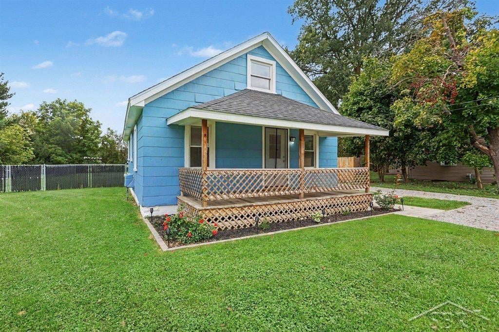 2980 East Stewart Road Midland, MI 48640 - Photo 3 of 20 Gallery Image 3