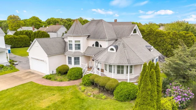 $2,100,000 | 276 Shore Street, Falmouth, MA 02540