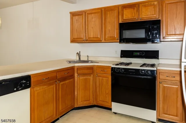 $279,000 | 3302 Cleveland Lane, Unit 302, Rockaway, NJ 07866