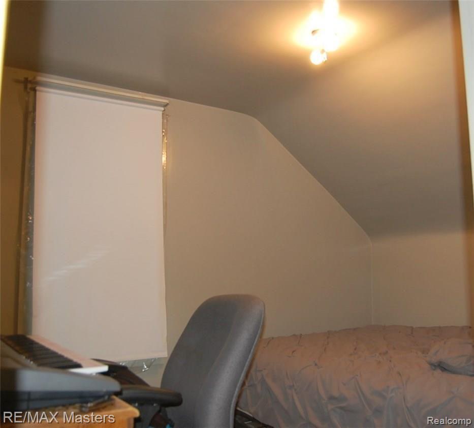 3994 Will Carleton Road Flat Rock, MI 48134 - Photo 17 of 24 Upstairs Unit Bedroom