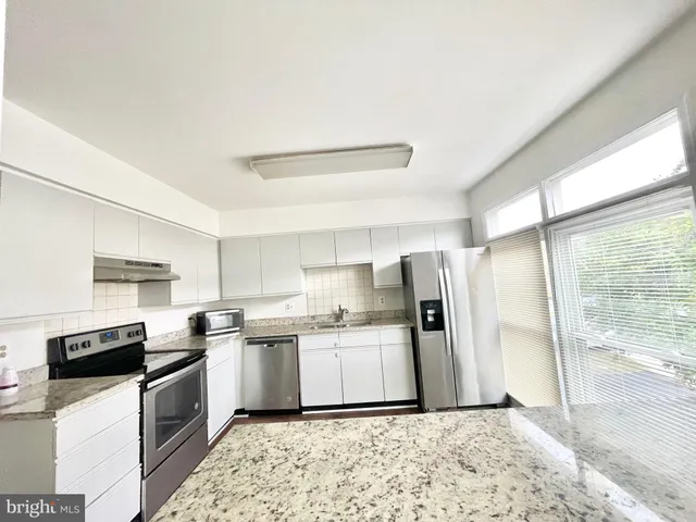 $2,700 | 509 Dakota Drive, Herndon, VA 20170