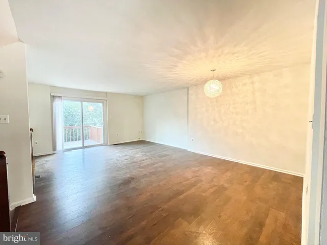 $2,700 | 509 Dakota Drive, Herndon, VA 20170