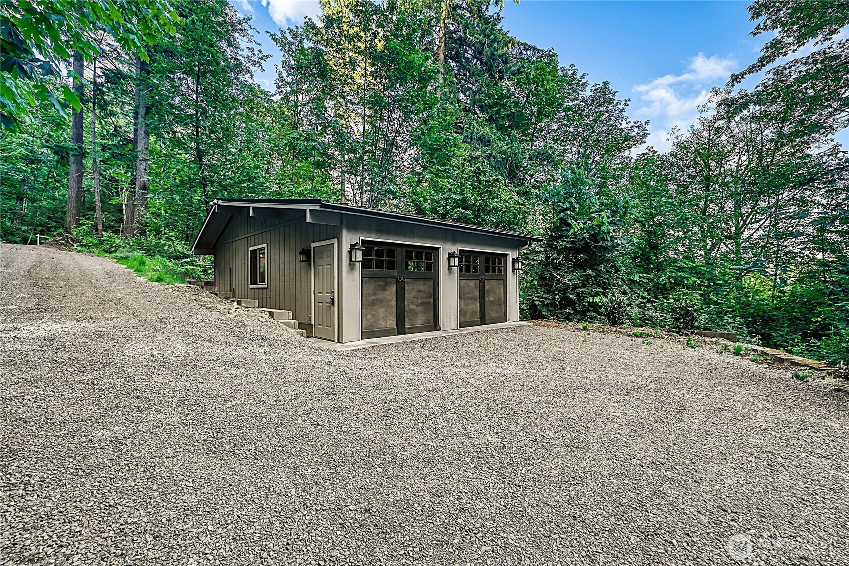 13020 Squak Mountain Road Southeast Issaquah, WA 98027 - Photo 39 of 40