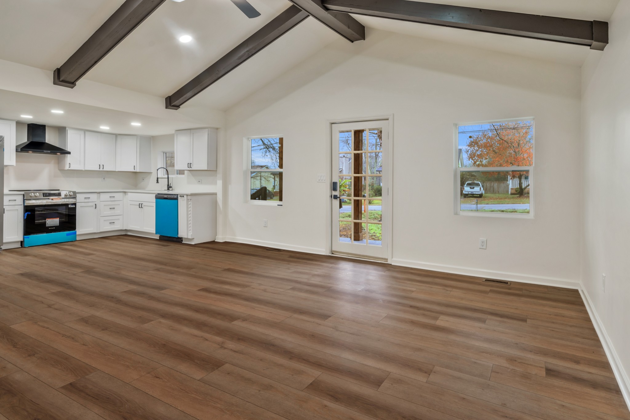 1421 Mohawk Trail Madison, TN 37115 - Photo 7 of 28 a view of livingroom with hardwood floor and a ceiling fan