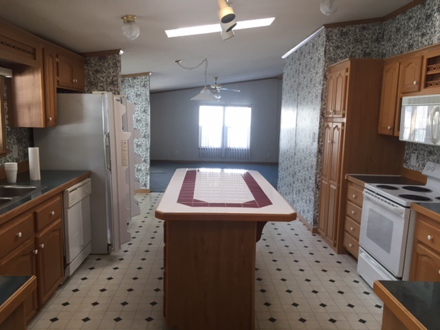 15 Seneca Street Rochester, NH 03867 - Photo 2 of 29