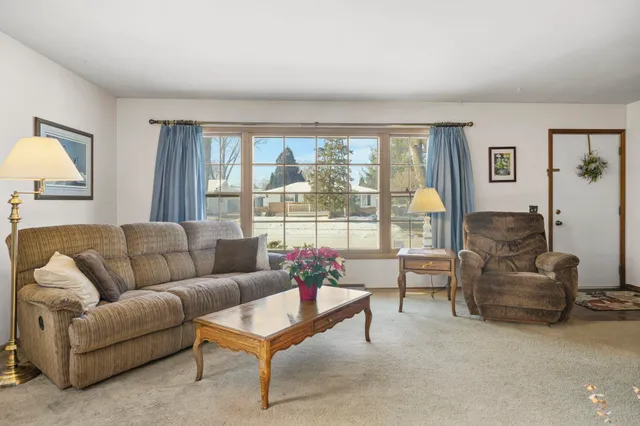 $325,000 | 125 Cameo Lane, Madison, WI 53714