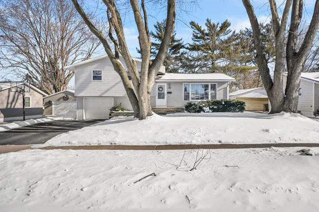 $325,000 | 125 Cameo Lane, Madison, WI 53714