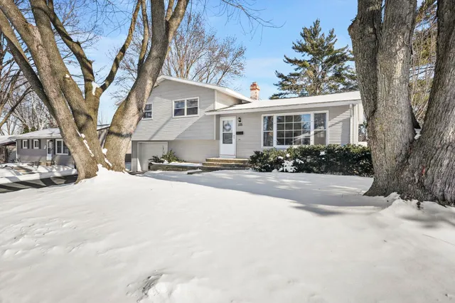 $325,000 | 125 Cameo Lane, Madison, WI 53714