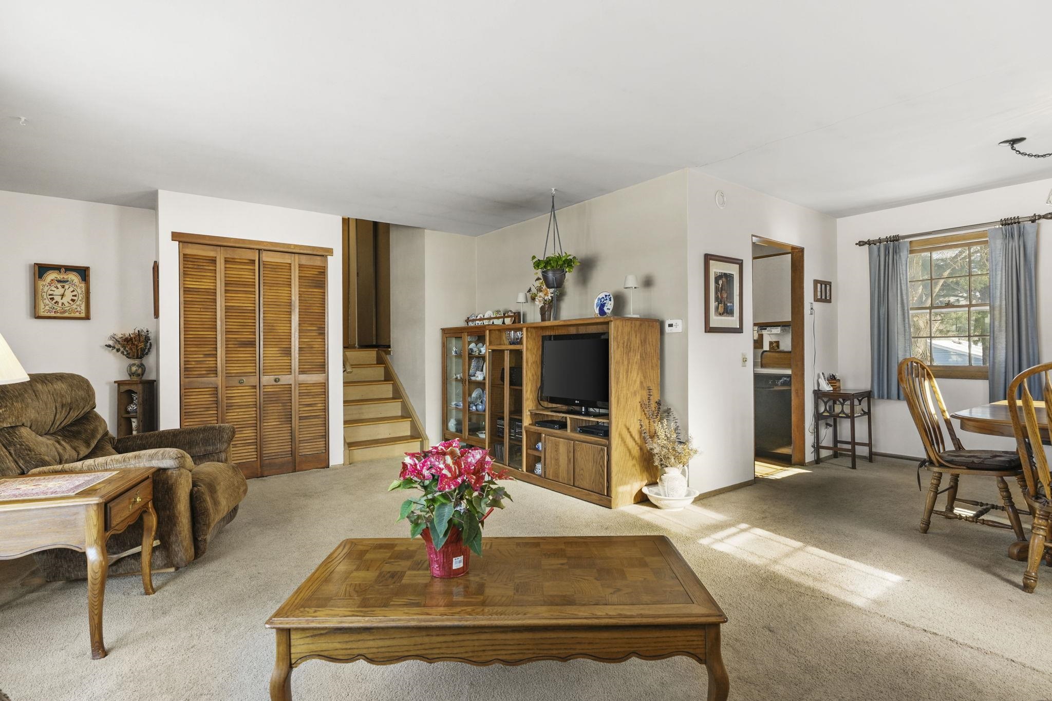 125 Cameo Lane Madison, WI 53714 - Photo 5 of 41