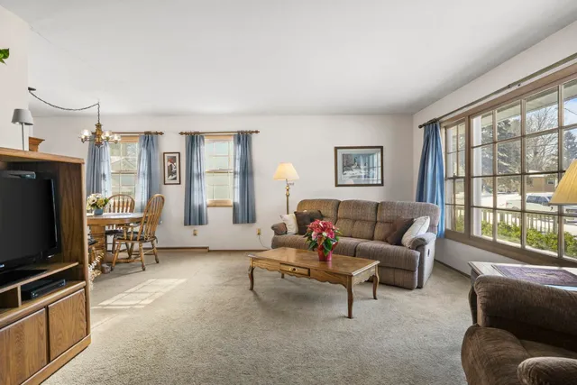 $325,000 | 125 Cameo Lane, Madison, WI 53714