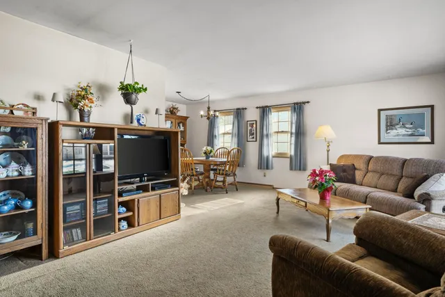 $325,000 | 125 Cameo Lane, Madison, WI 53714