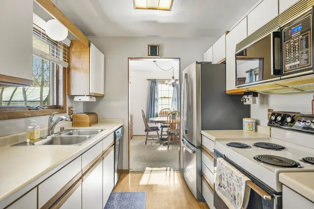 $325,000 | 125 Cameo Lane, Madison, WI 53714