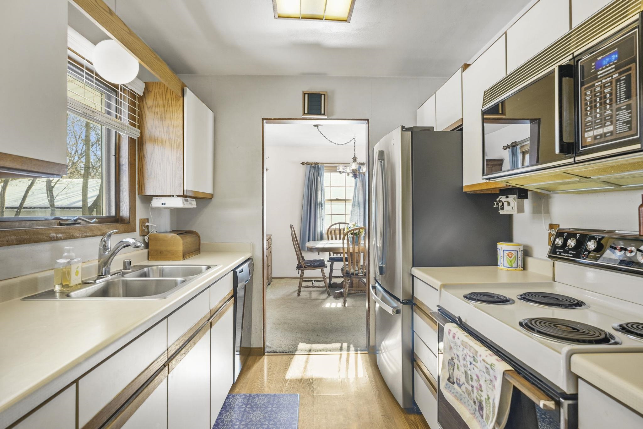 125 Cameo Lane Madison, WI 53714 - Photo 9 of 41