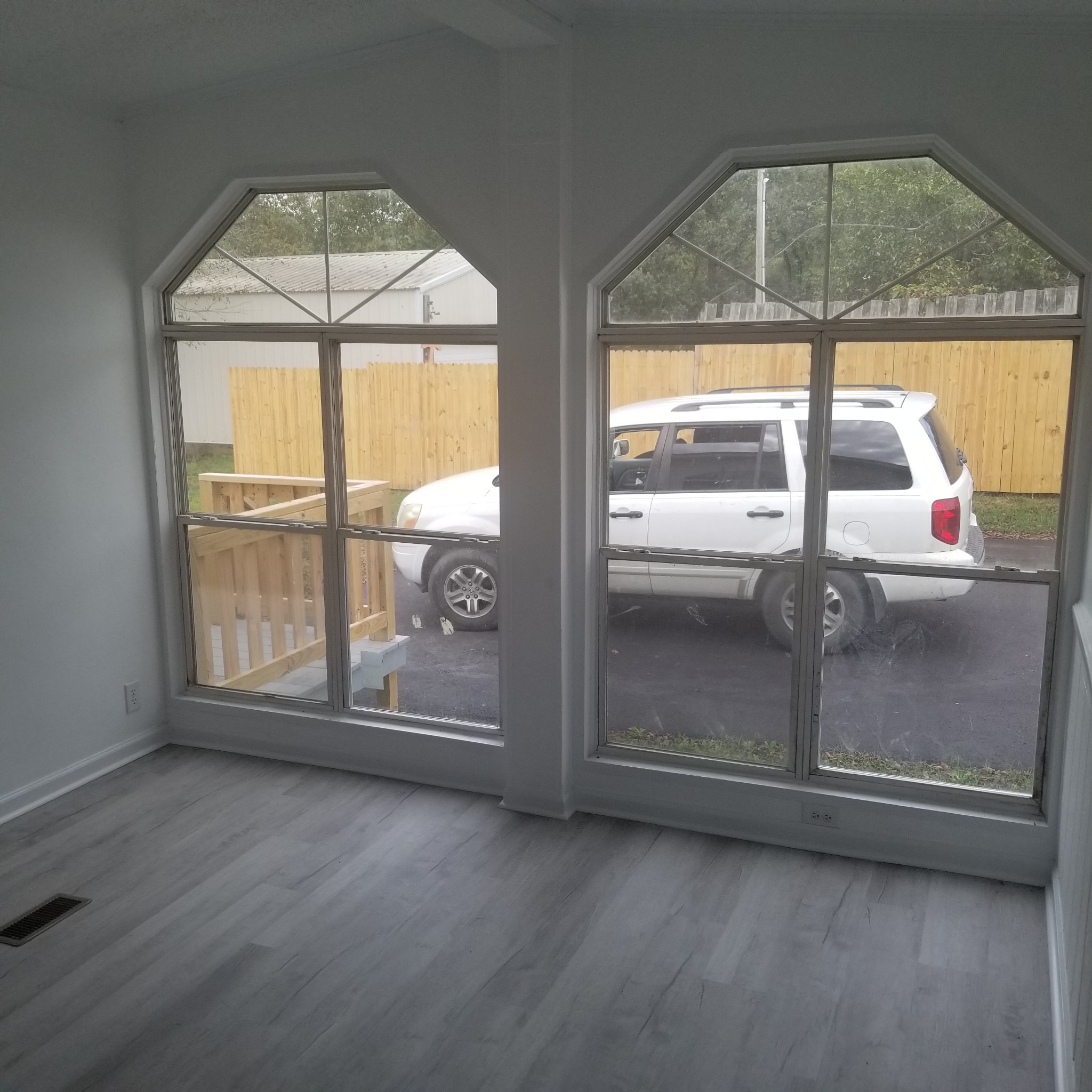 5118 New Harmony Road Hartsville, TN 37074 - Photo 7 of 13 an empty room with windows