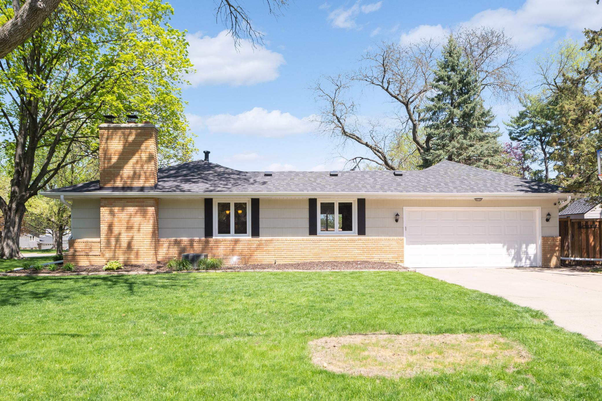 5129 Valley View Road Edina, MN 55436 - Photo 3 of 24