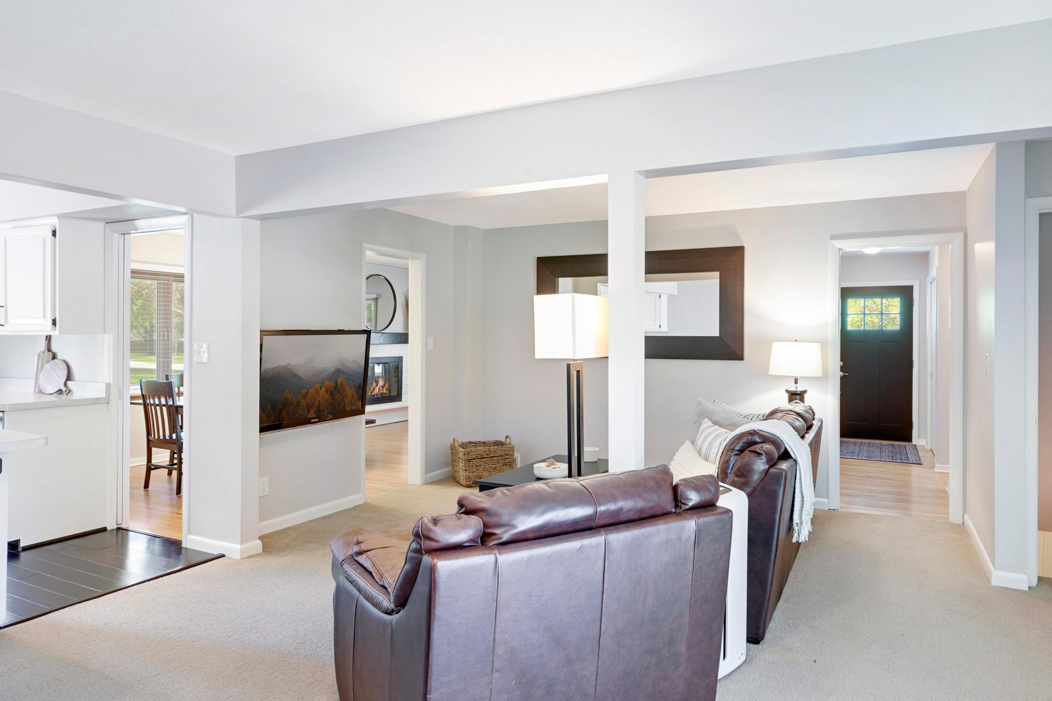 5129 Valley View Road Edina, MN 55436 - Photo 7 of 24