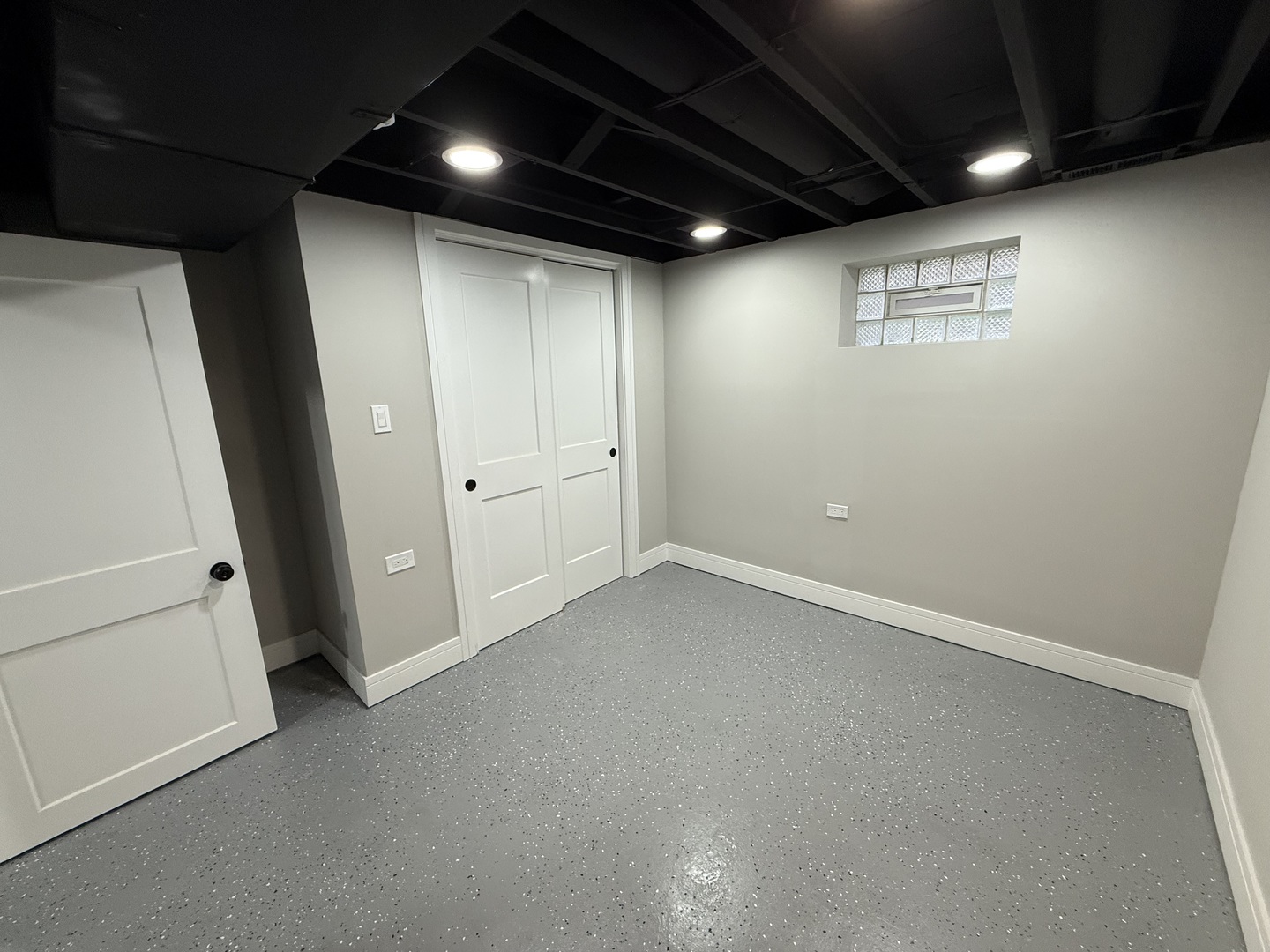 10531 South Morgan Street Chicago, IL 60643 - Photo 41 of 50 a view of an empty room