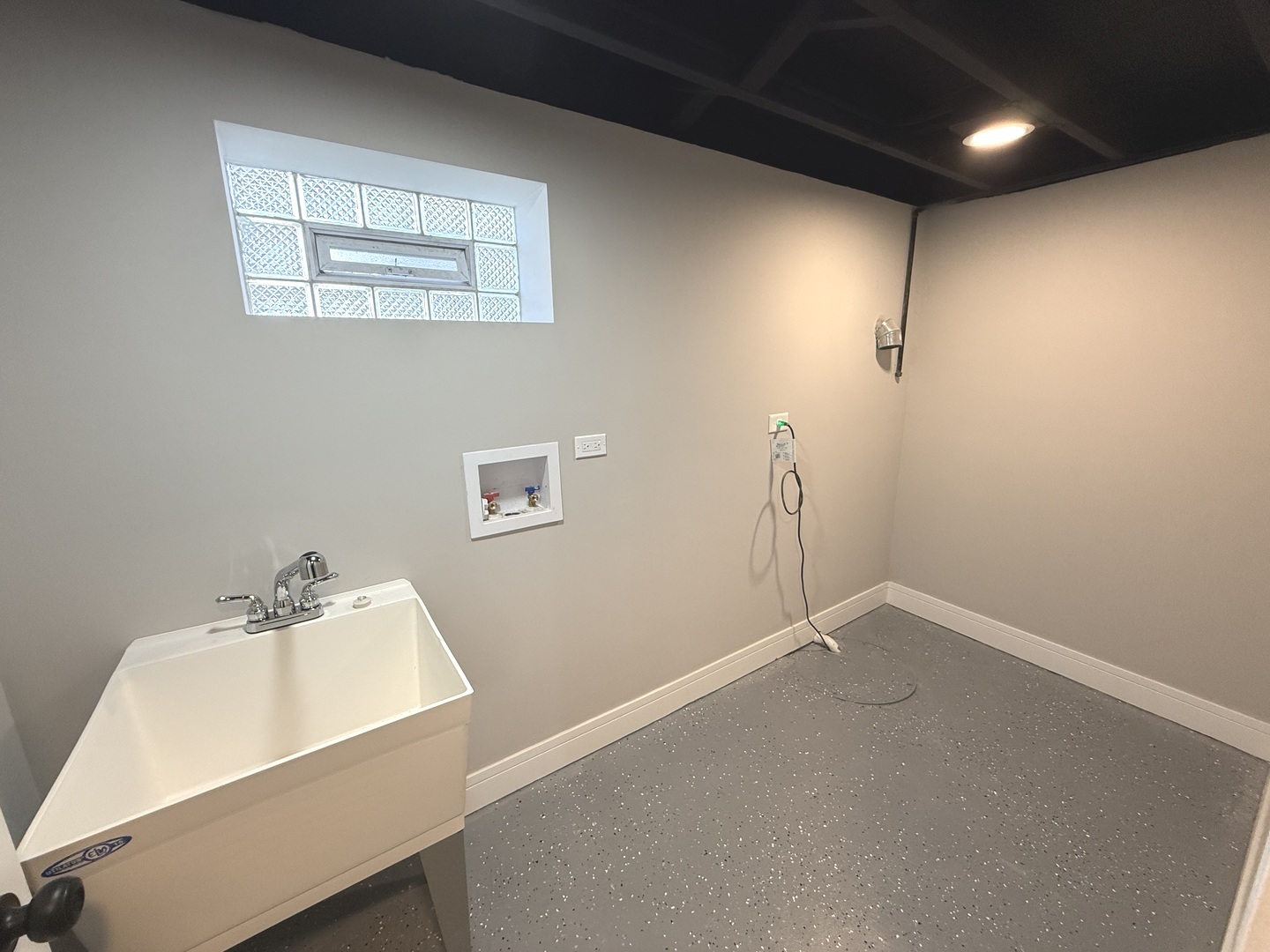 10531 South Morgan Street Chicago, IL 60643 - Photo 45 of 50 a bathroom with a sink and a mirror