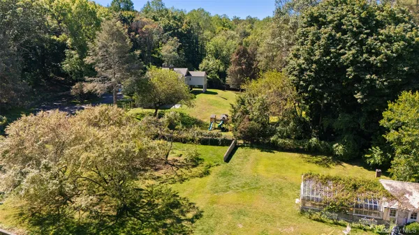 a view of a yard