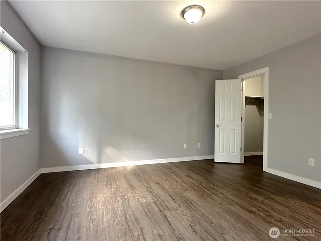 a view of an empty walk in closet