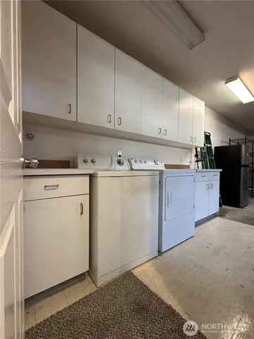 a view of an empty garage