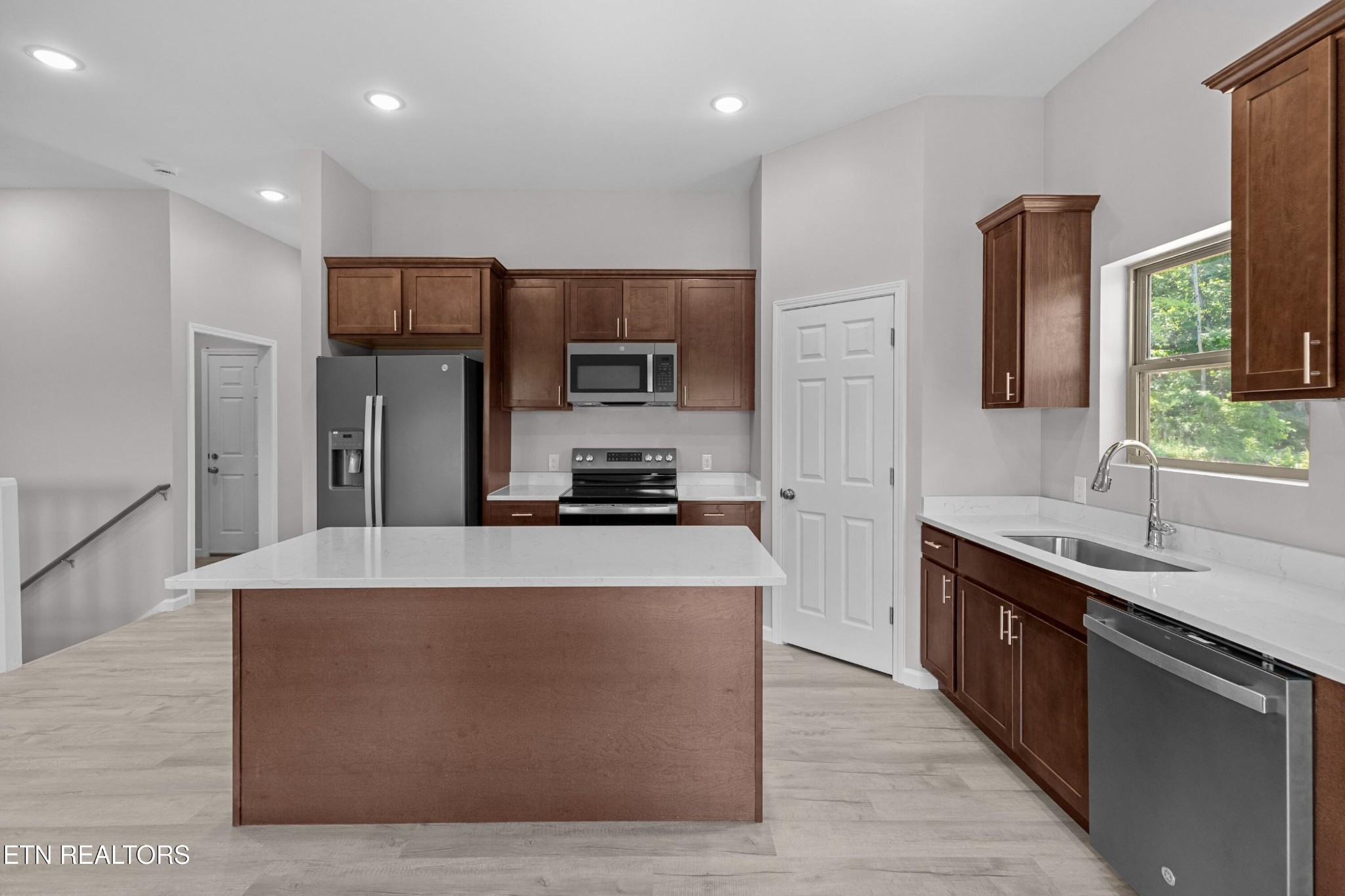 850 Trinity View Circle Seymour, TN 37865 - Photo 10 of 37