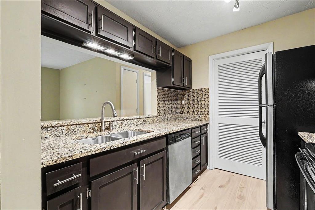 413 Tuxworth Circle Decatur, GA 30033 - Photo 12 of 28