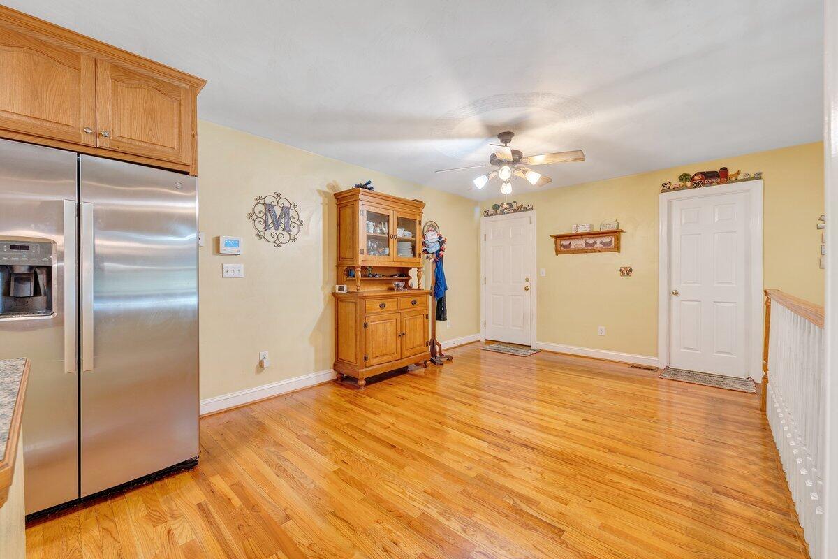 2655 Rutrough Road Southeast Roanoke, VA 24014 - Photo 14 of 71 14