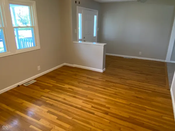 $2,250 | 1036 East Auman Drive, Carmel, IN 46032