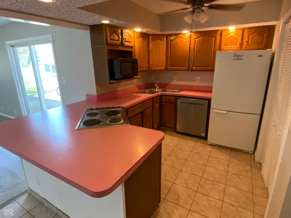 $2,250 | 1036 East Auman Drive, Carmel, IN 46032