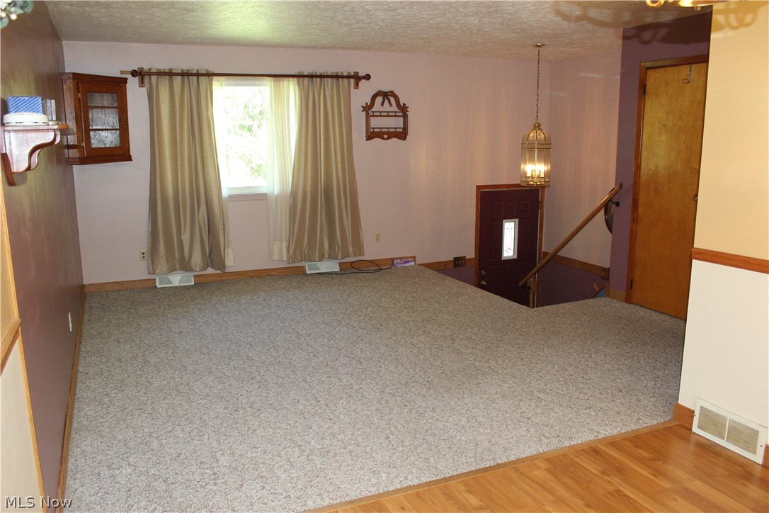 6994 Ridge Road Cortland, OH 44410 - Photo 6 of 14 Gallery Image 6