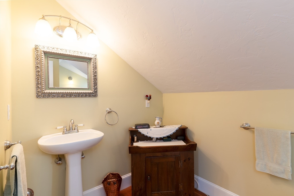 38 Warepoint Road West Brookfield, MA 01585 - Photo 25 of 42