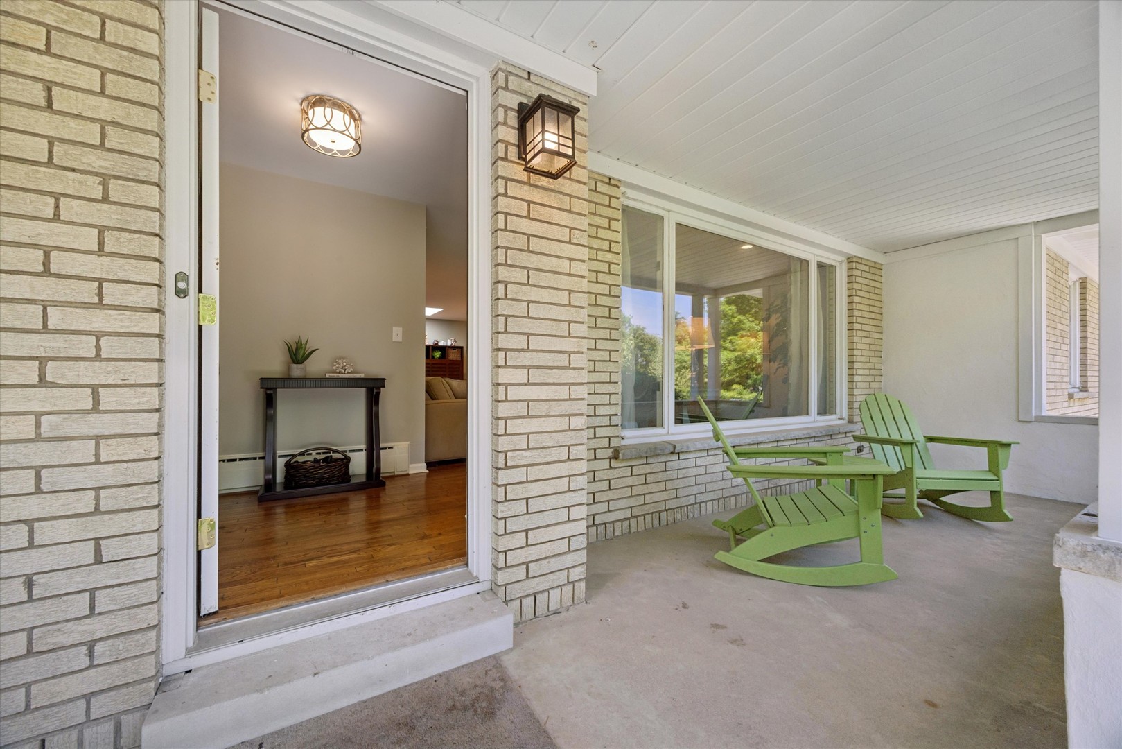 671 Revere Road Glen Ellyn, IL 60137 - Photo 2 of 40