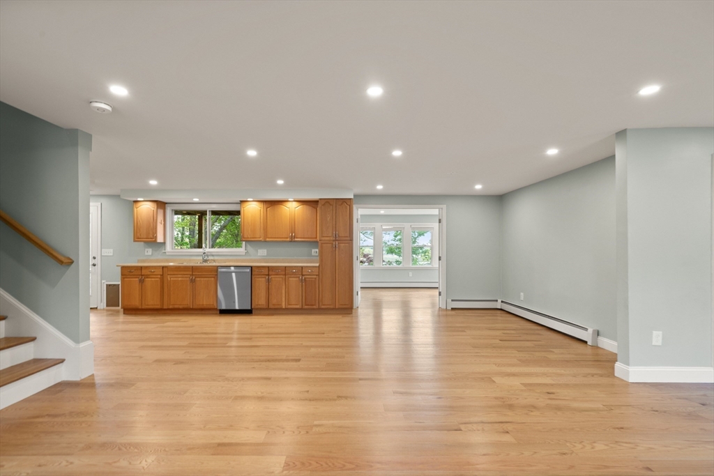 5 R Brooks Road Gloucester, MA 01930 - Photo 7 of 41