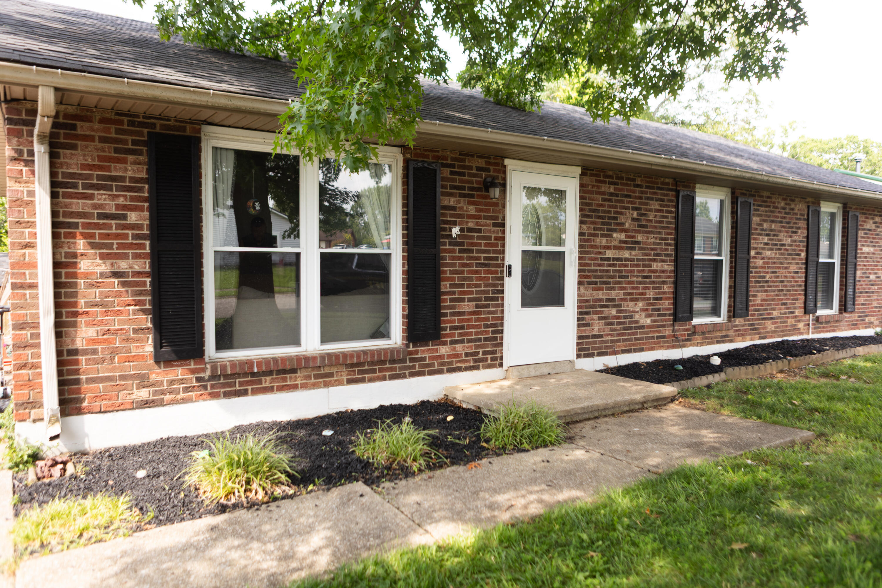 59 Holiday Road Winchester, KY 40391 - Photo 5 of 33 752A7413