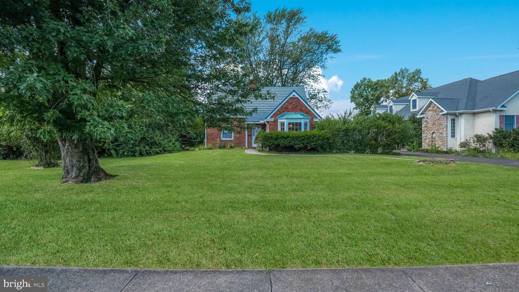504 Crestview Road Lansdale, PA 19446 - Photo 4 of 33 Gallery Image 4