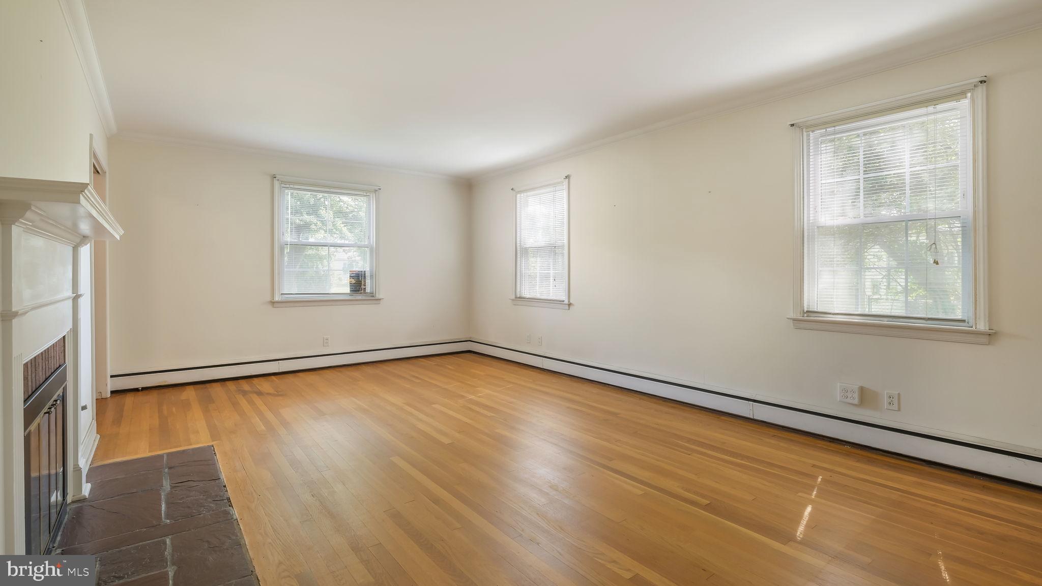 504 Crestview Road Lansdale, PA 19446 - Photo 8 of 33 Gallery Image 8