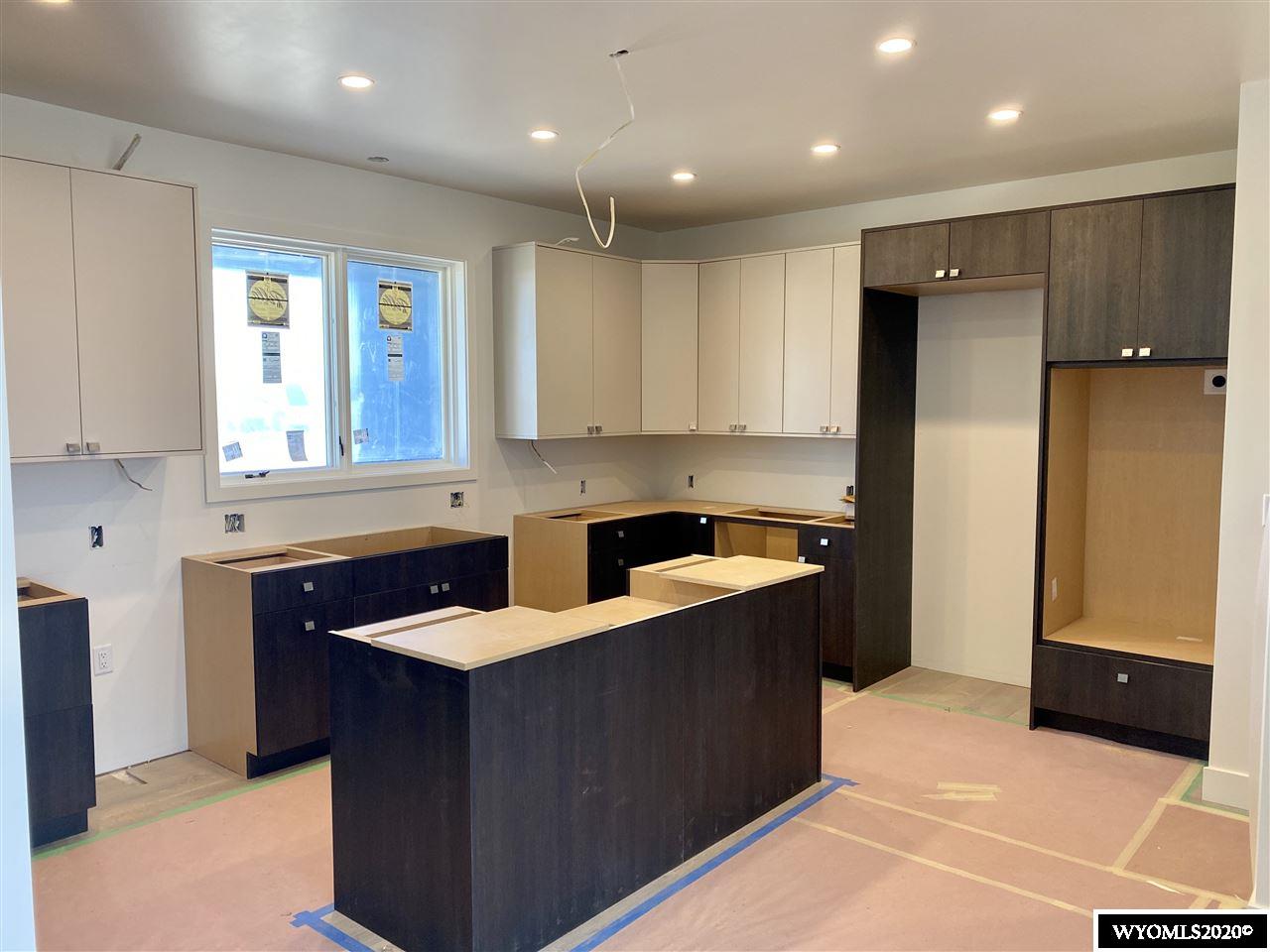 1088 Cornwall Street Casper, WY 82609 - Photo 5 of 38