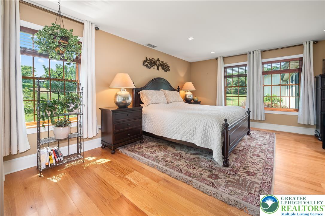 5136 Old Carriage Road Northampton, PA 18067 - Photo 25 of 56 First-floor primary bedroom
