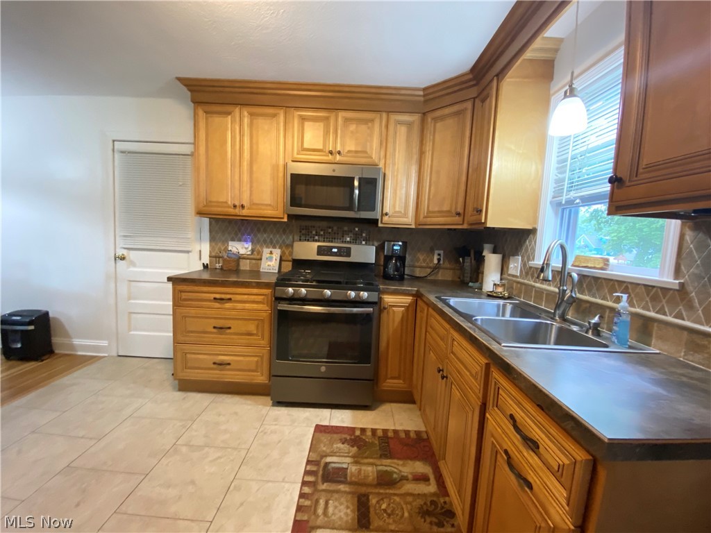 300 West Nimisila Road New Franklin, OH 44319 - Photo 8 of 28