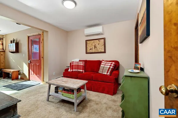 $675,000 | 21 Tyro Lane, Roseland, VA 22967