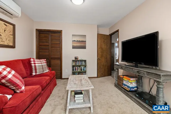 $675,000 | 21 Tyro Lane, Roseland, VA 22967