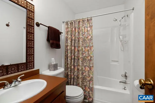 $675,000 | 21 Tyro Lane, Roseland, VA 22967