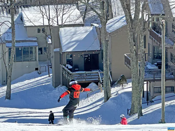 $675,000 | 21 Tyro Lane, Roseland, VA 22967