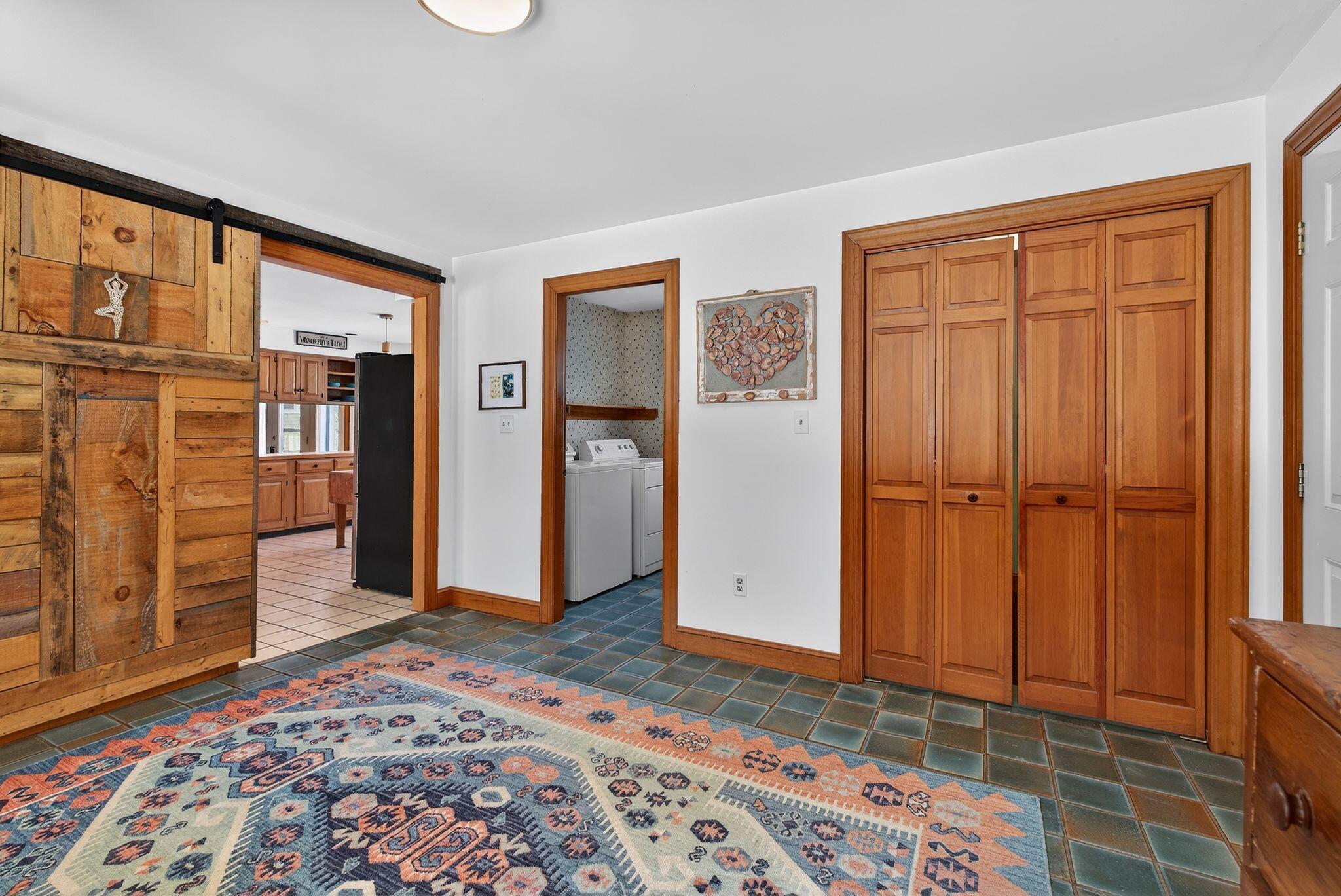 167 Pilgrim Road South Portland, ME 04106 - Photo 3 of 33 Mudroom