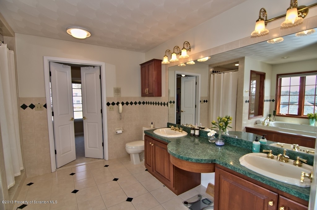913 Parkview Road Moscow, PA 18444 - Photo 32 of 65 Gallery Image 32