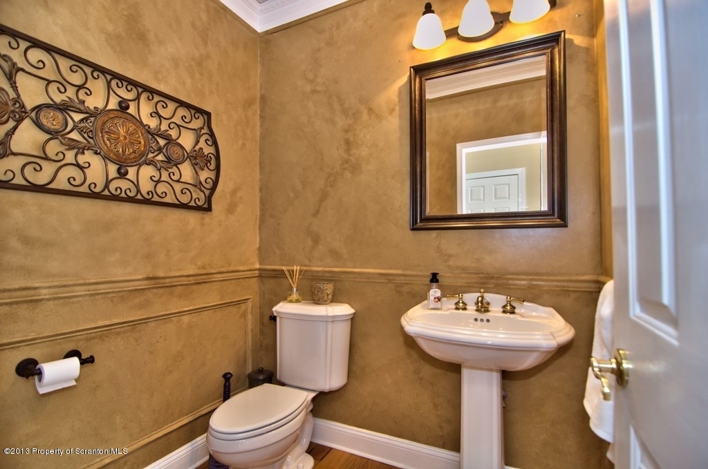 913 Parkview Road Moscow, PA 18444 - Photo 37 of 65 Gallery Image 37